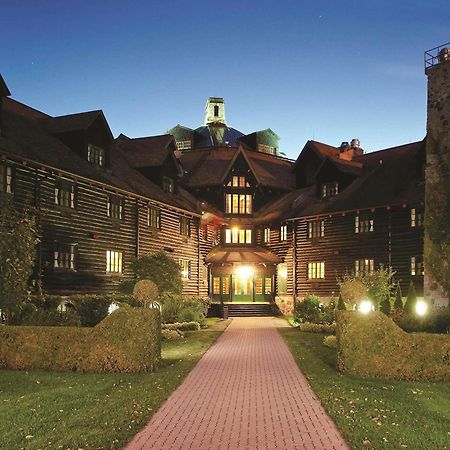 Fairmont Le Chateau Монтебело Екстериор снимка