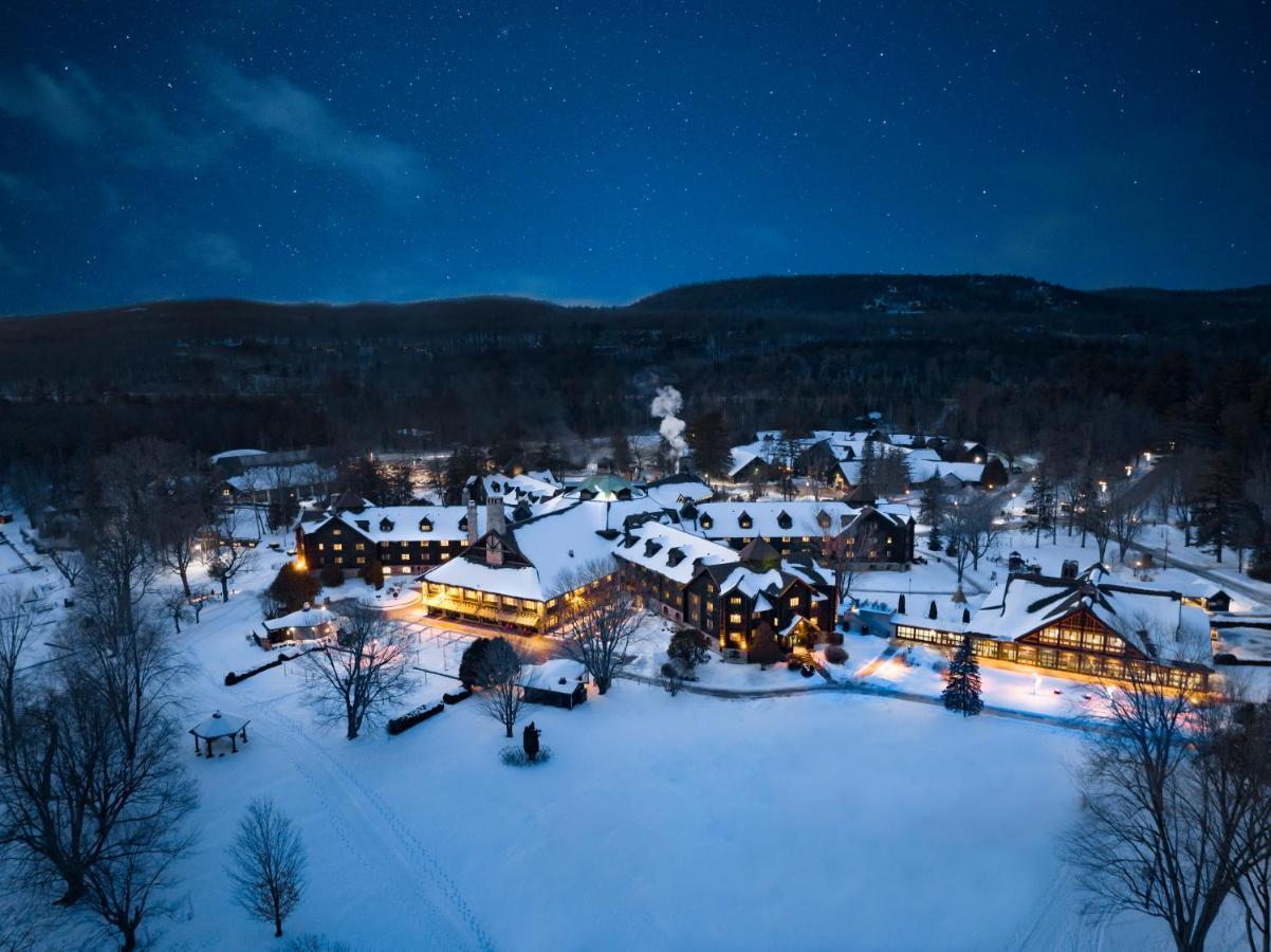 Fairmont Le Chateau Монтебело Екстериор снимка