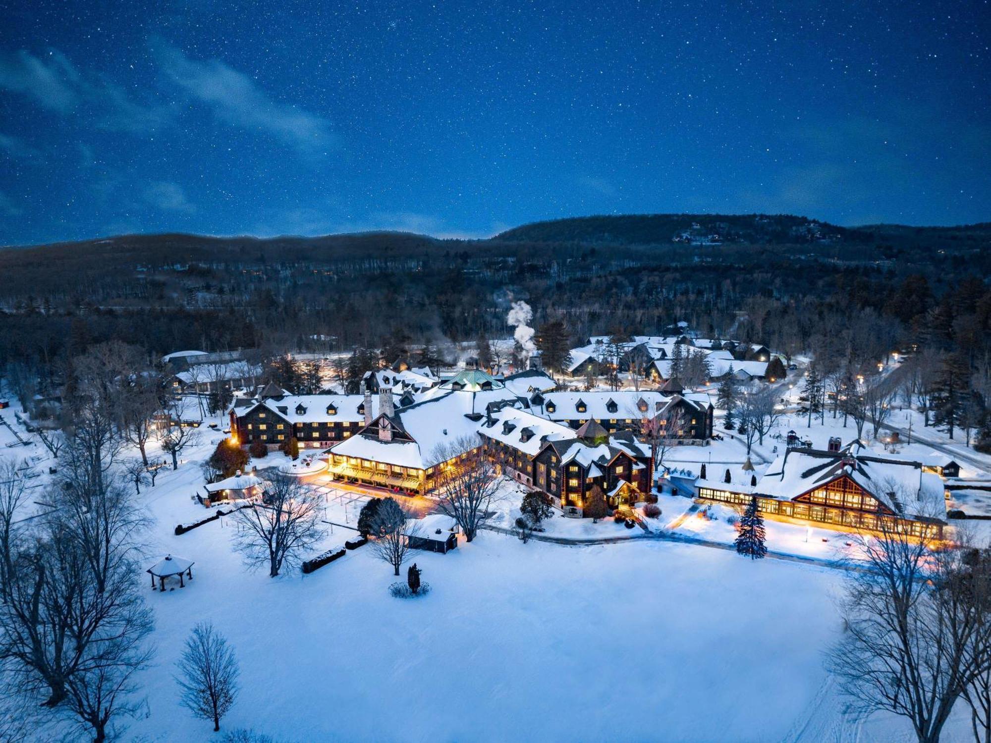 Fairmont Le Chateau Монтебело Екстериор снимка